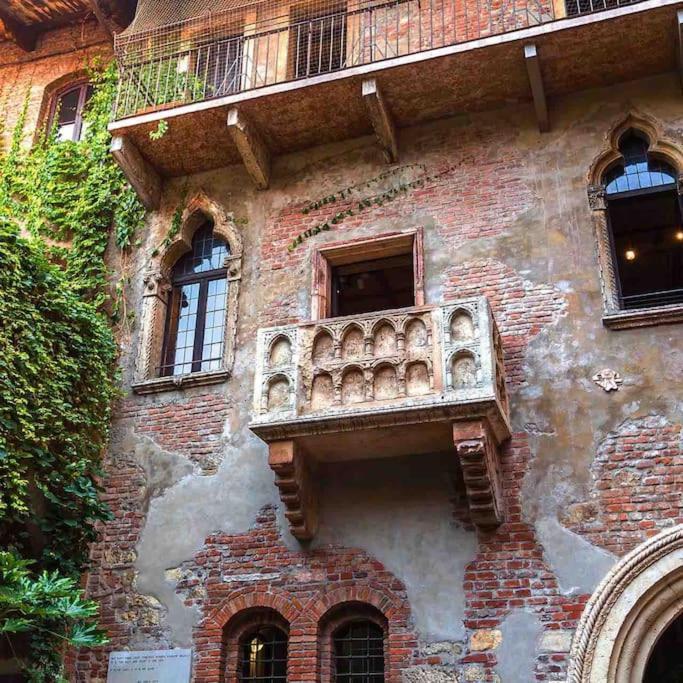 San Bernardino Monolocale Con Balcone Apartman Verona Kültér fotó